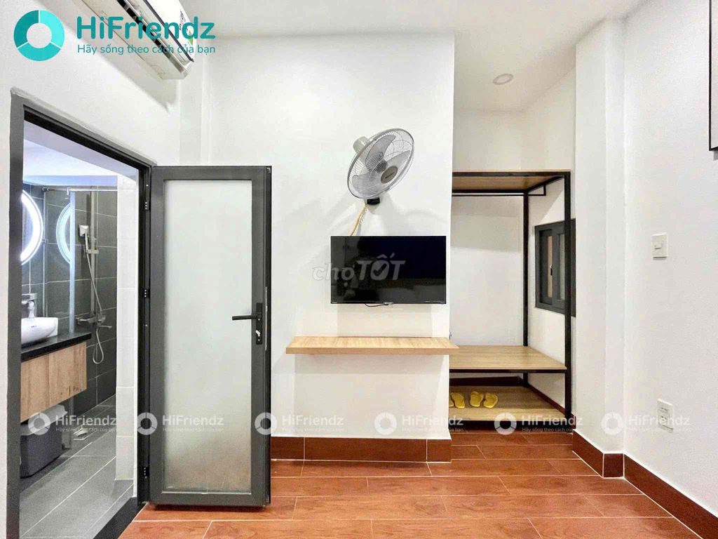 County 5's close to bed, shit, shit, shit, shit. Full interior.