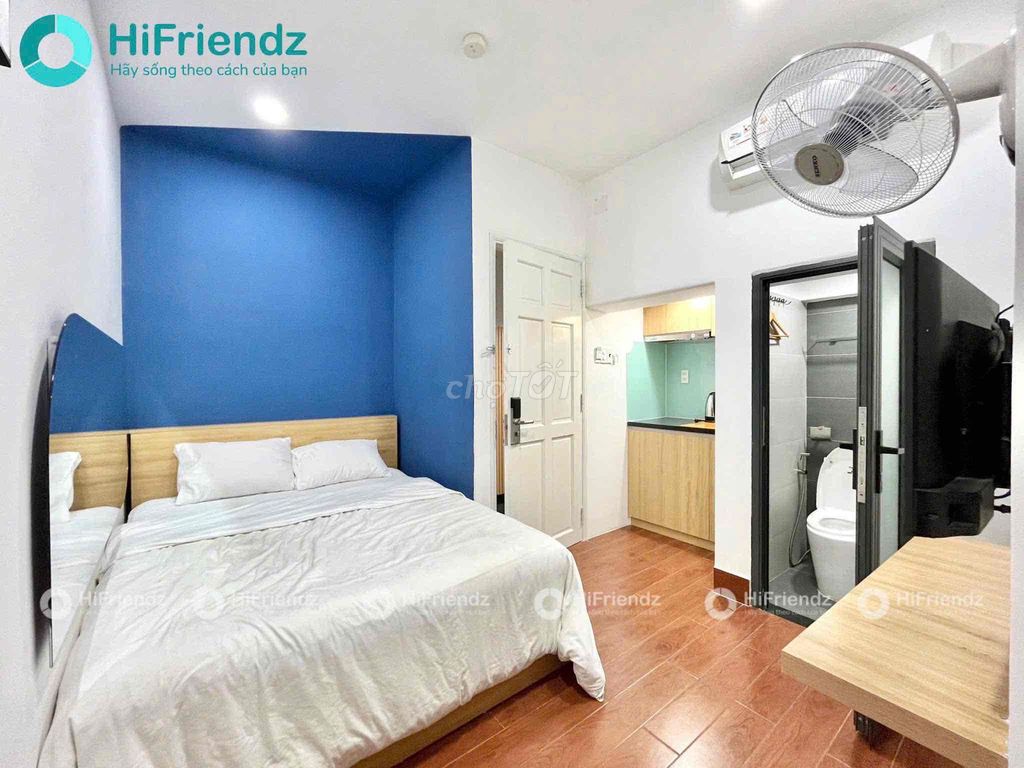 County 5's close to bed, shit, shit, shit, shit. Full interior.