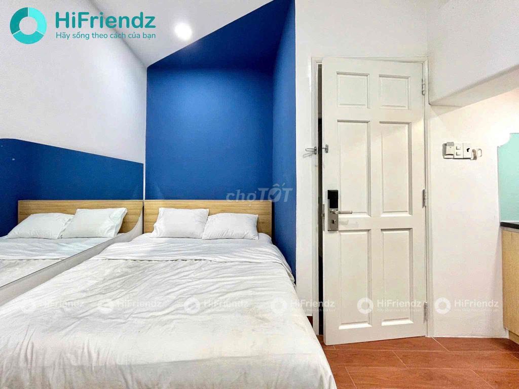 County 5's close to bed, shit, shit, shit, shit. Full interior.