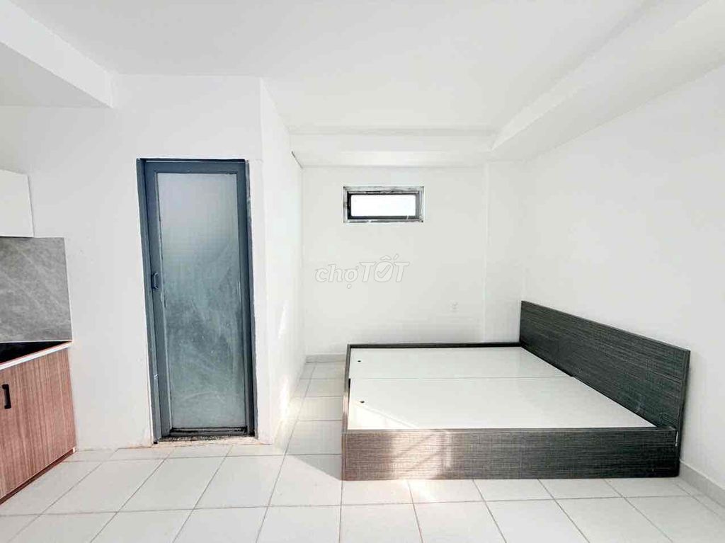 studio apartment - Trường Chinh-12 district window vhu, ouit