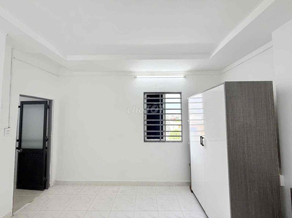 studio apartment - Trường Chinh-12 district window vhu, ouit