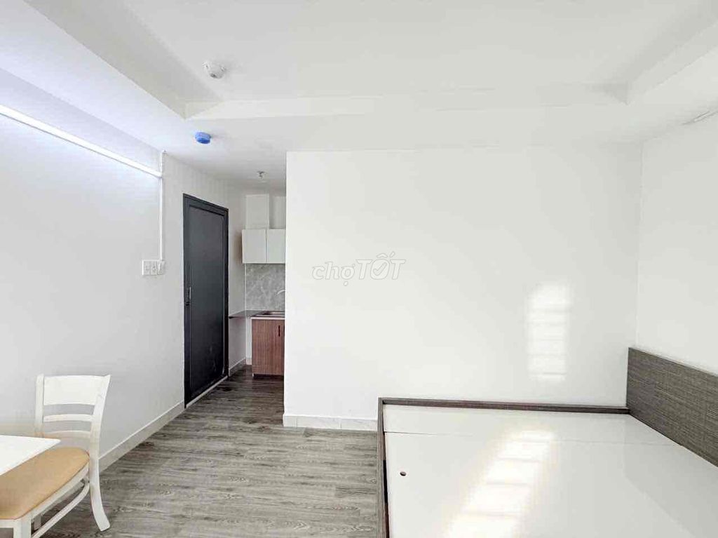 studio apartment - Trường Chinh-12 district window vhu, ouit