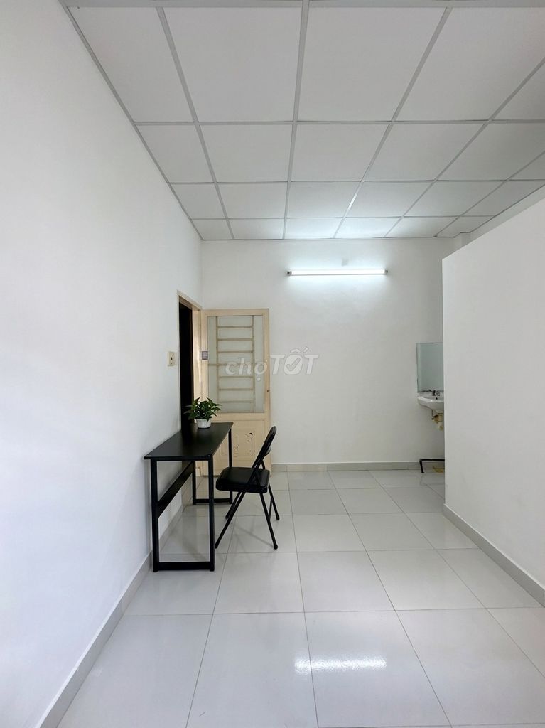 Cool, cool room. By the way, Pa Xen Long.