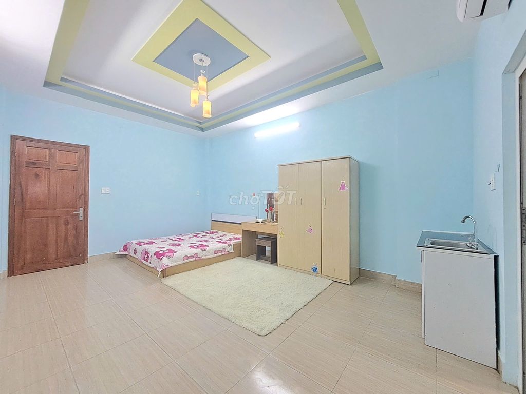 Free studios ready air conditioning right near University, cvpm qt, huflit
