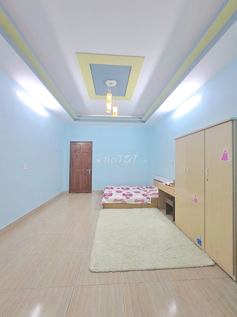 Free studios ready air conditioning right near University, cvpm qt, huflit