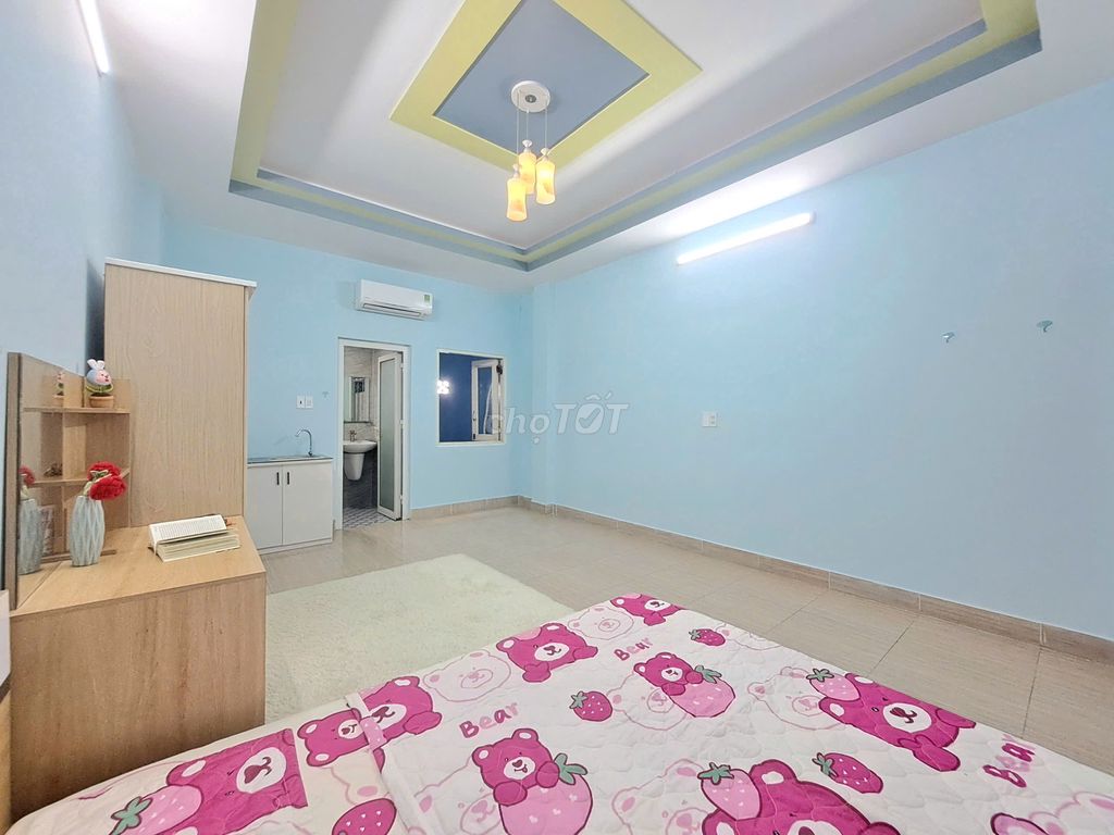 Free studios ready air conditioning right near University, cvpm qt, huflit