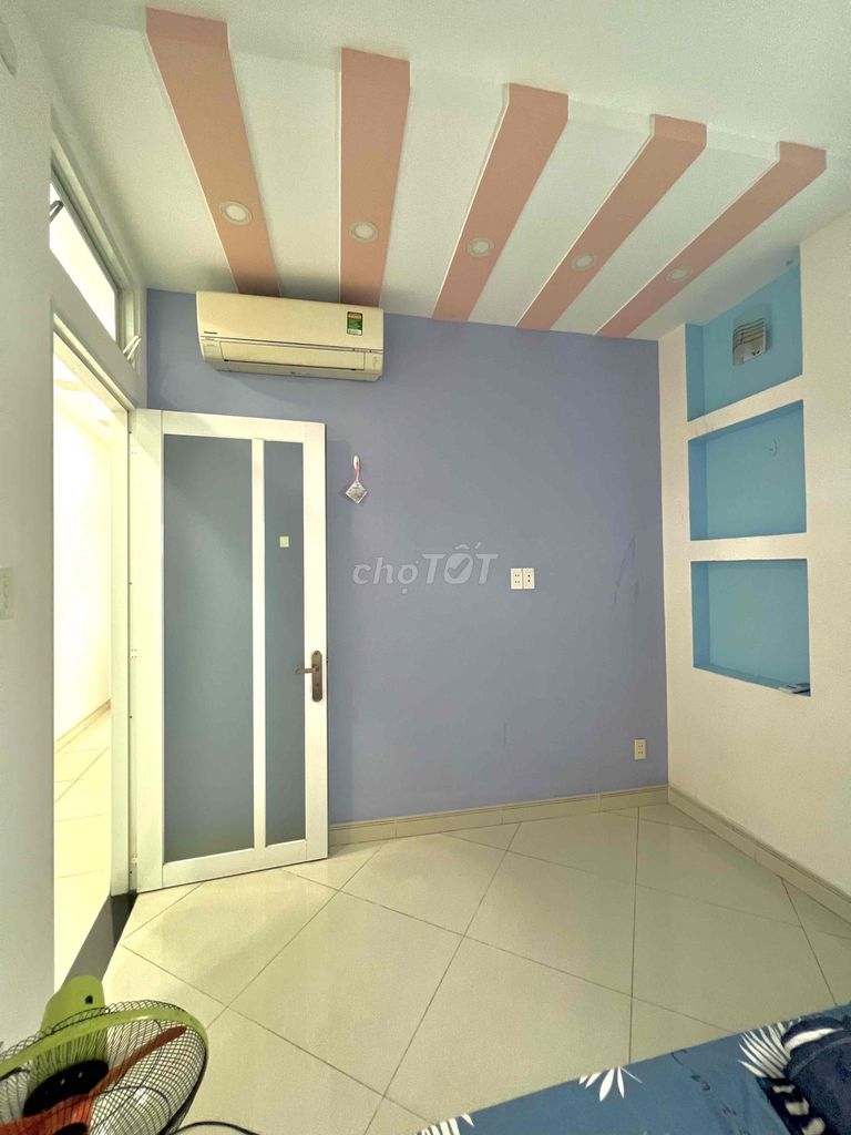 The student room is rented to the same owner.