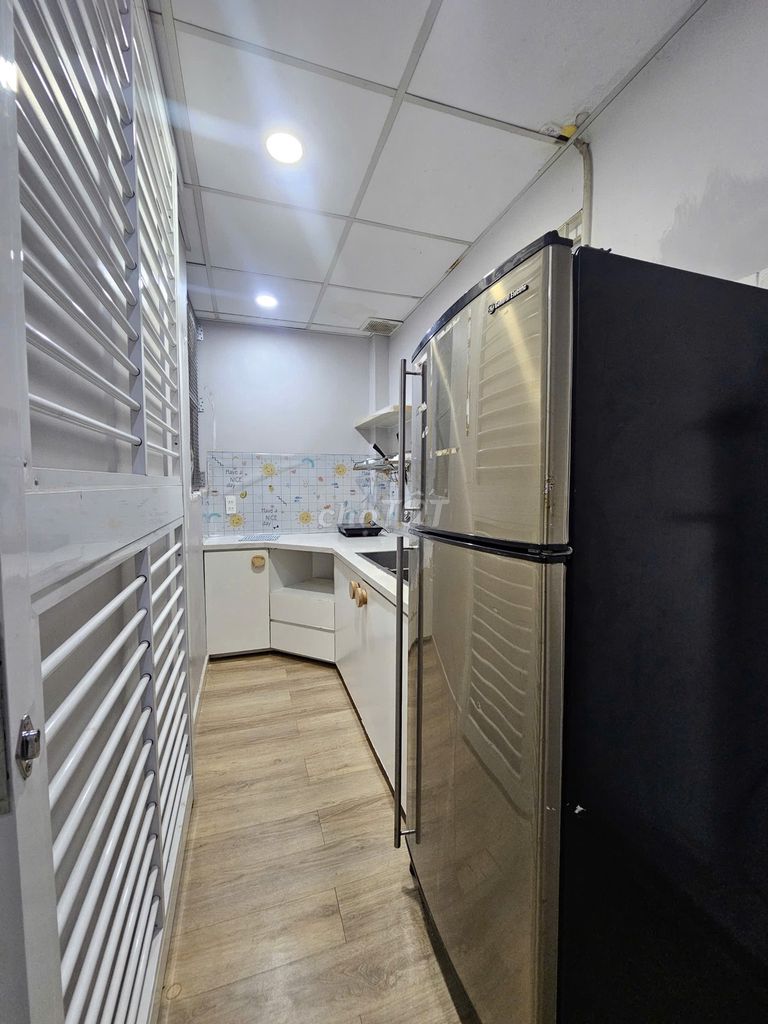 The owner rented a cool room, packed it, packed it right in.