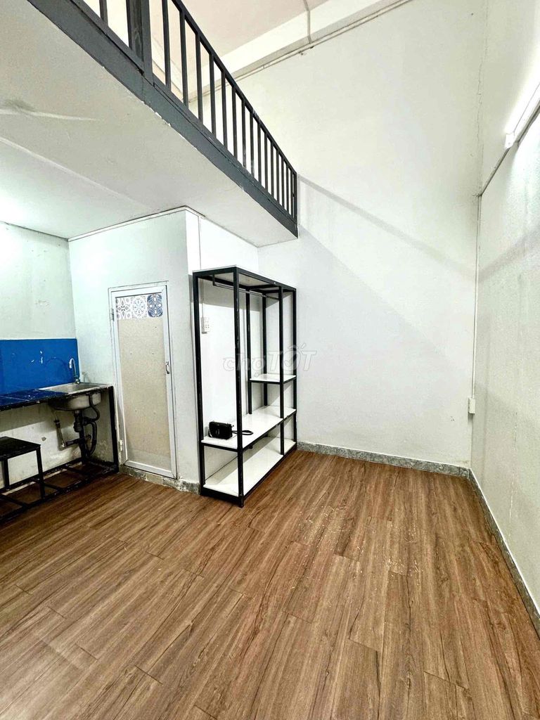 Rent a guard room.