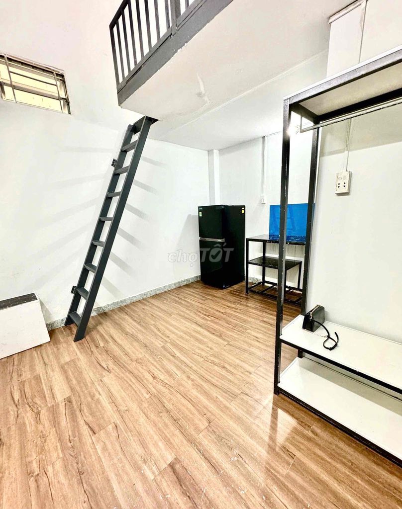Rent a guard room.
