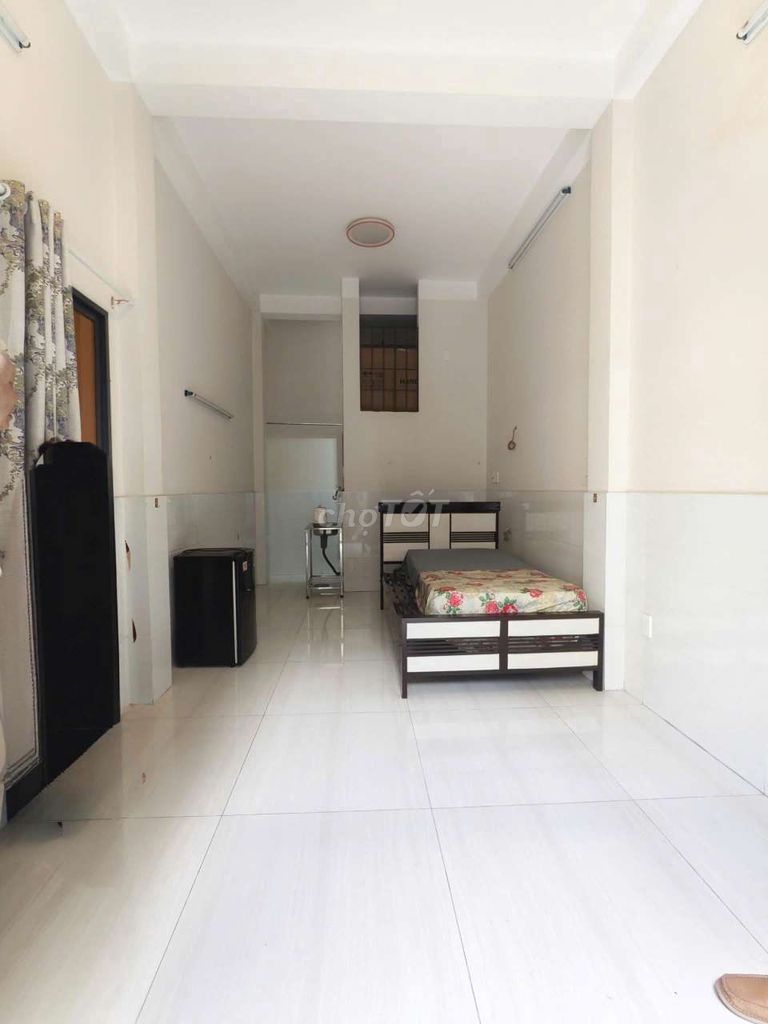 Homes for private passageways Nguyễn Thượng Hiền of the Chaste Tree Market