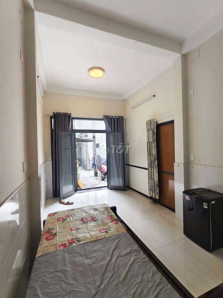 Homes for private passageways Nguyễn Thượng Hiền of the Chaste Tree Market