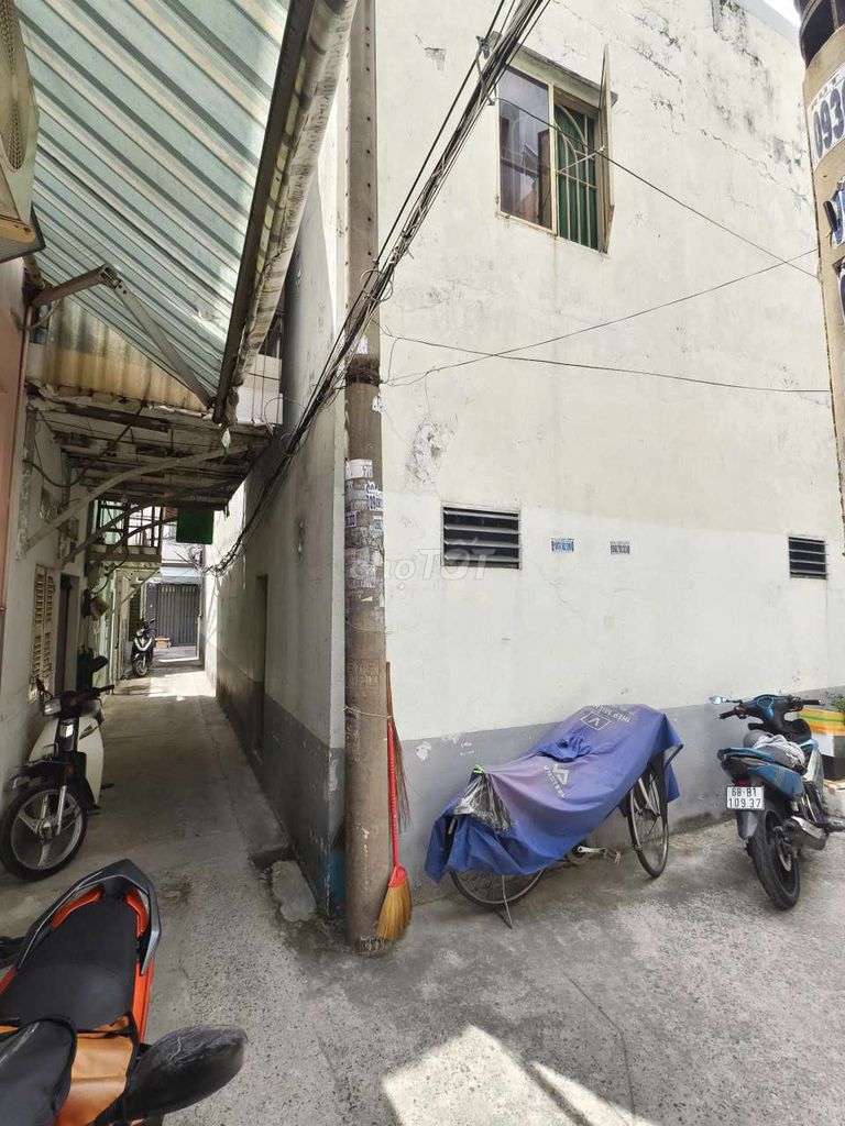 Homes for private passageways Nguyễn Thượng Hiền of the Chaste Tree Market