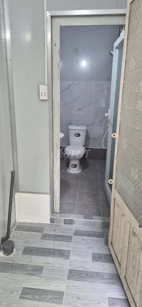 It's only 25 meters of room, 40 meters a month in one bedroom.