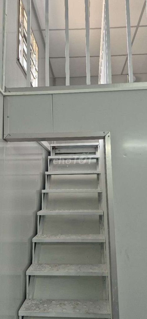 It's only 25 meters of room, 40 meters a month in one bedroom.