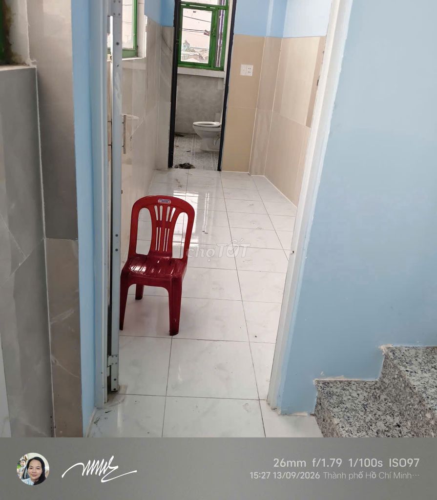 Rent two four-story toilets.