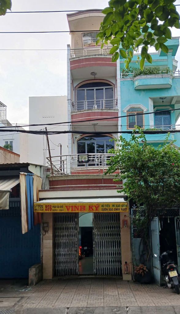 60 M2. 6076 Phan Văn Khỏe over in the reed park.