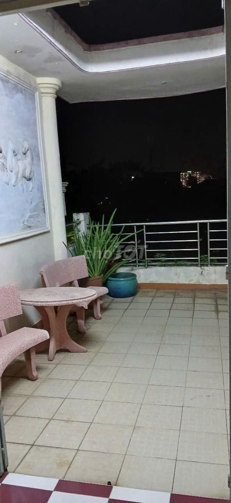 60 M2. 6076 Phan Văn Khỏe over in the reed park.