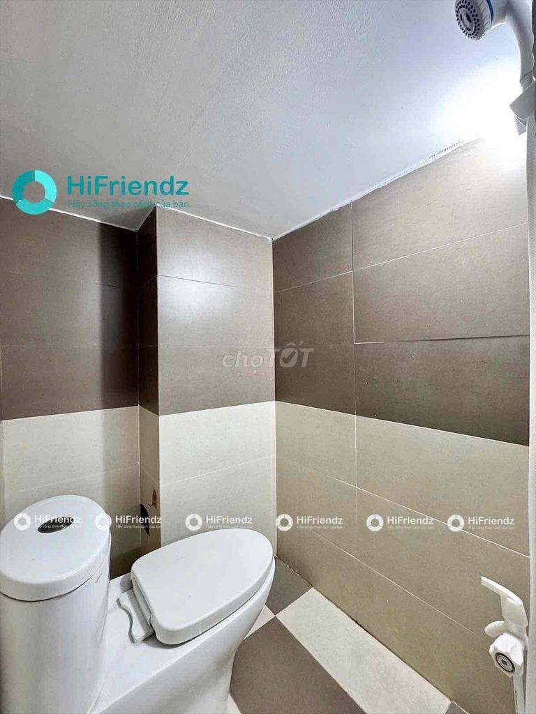 Rent a room cheaply two kilometers from uth near the Heniken Beerhouse.