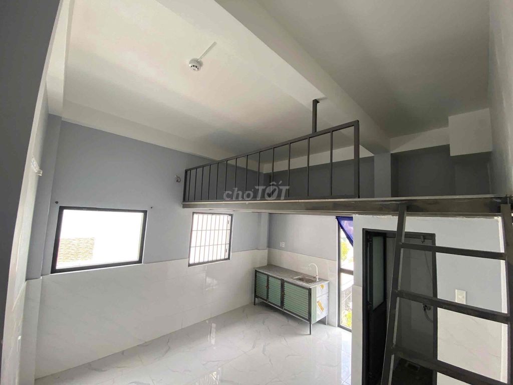 The service apartment has three cool-month windows right here in Lê Văn Thọ town.