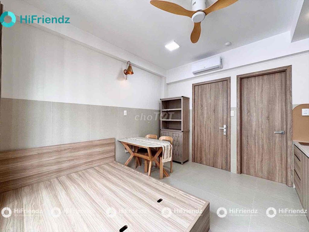 The studio is close to vlu cs2, xhi cs1, squared.