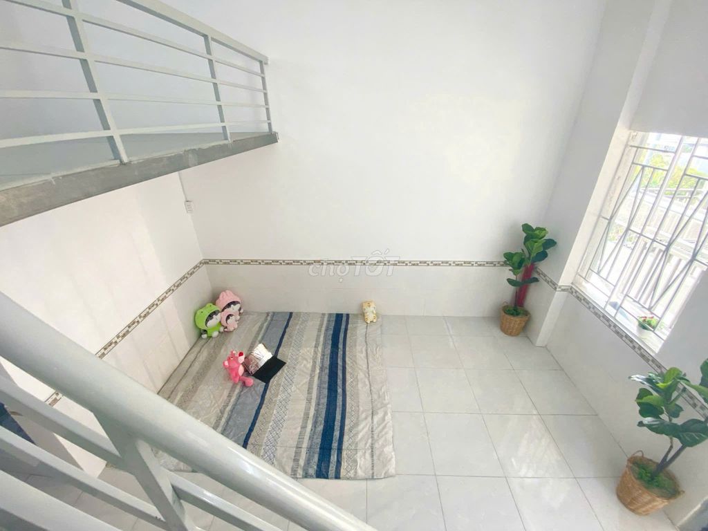 A large upper guard room in the middle of the celestial, ptt, hutech