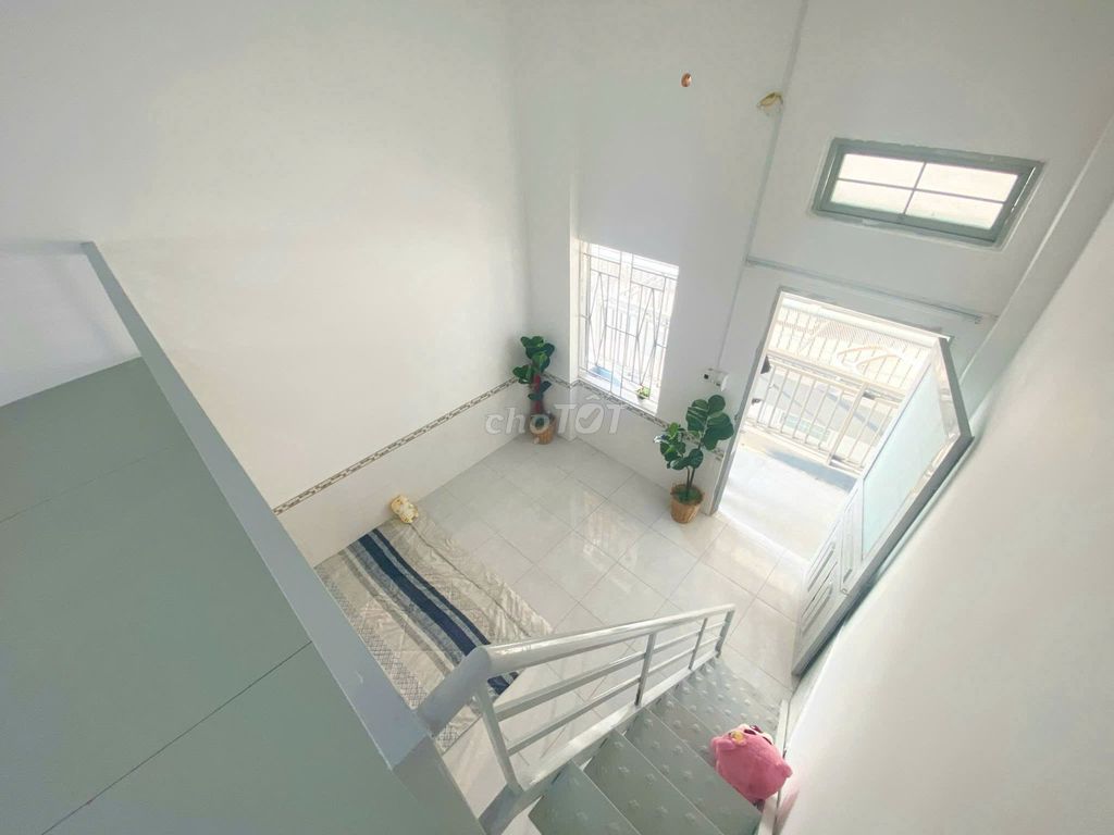 A large upper guard room in the middle of the celestial, ptt, hutech