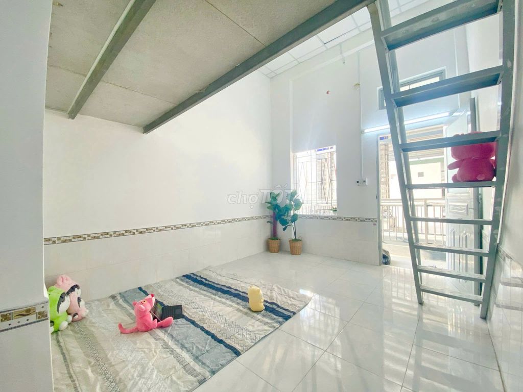 A large upper guard room in the middle of the celestial, ptt, hutech