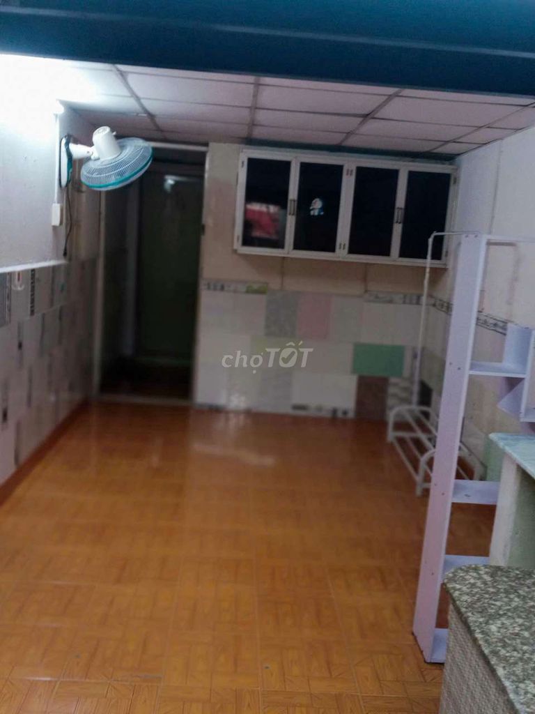 Room 29 meters, full blind. Ngô Tất Tố f22 Bình Thạnh.