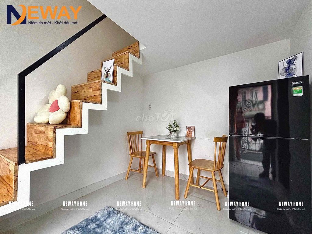 There's a balconies in the living room right on Tân Sơn Nhì.