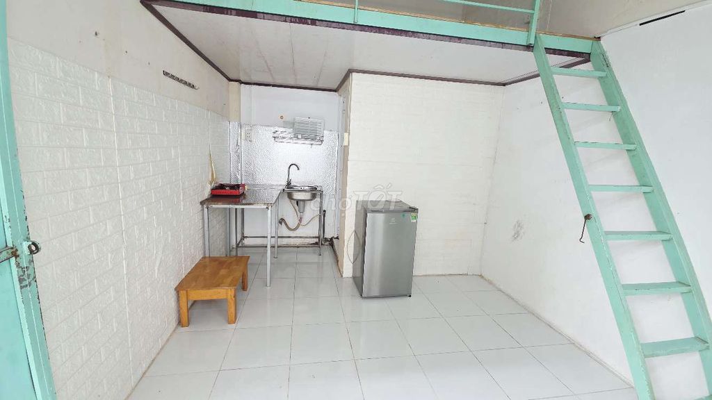 Rent a nice new motel-- right behind the back of the VSAM Thủ Đức