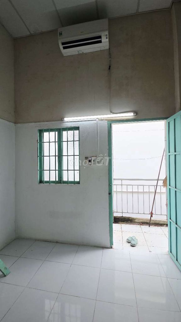 Rent a nice new motel-- right behind the back of the VSAM Thủ Đức