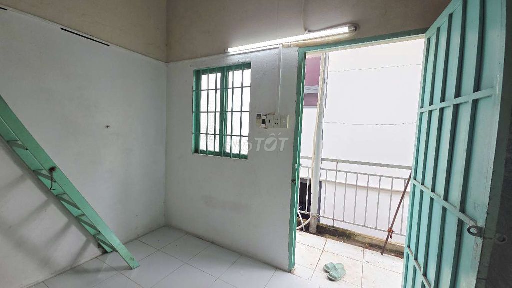 Rent a nice new motel-- right behind the back of the VSAM Thủ Đức