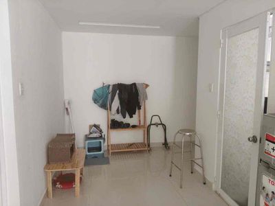It was the owner who rented two bedrooms- two bedrooms, 69 meters with a cool air conditioning in May.