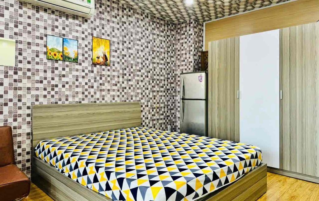 Rent a two-story bedroom. A full bathroom. Kreach Jamona City.