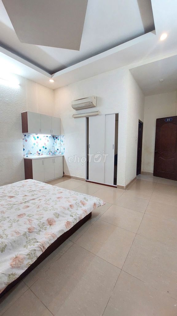 The elevator room for rent