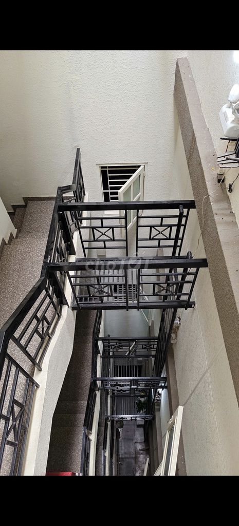 The elevator room for rent