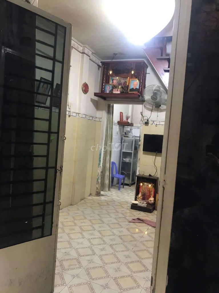 Rent a house with a floor one floor.