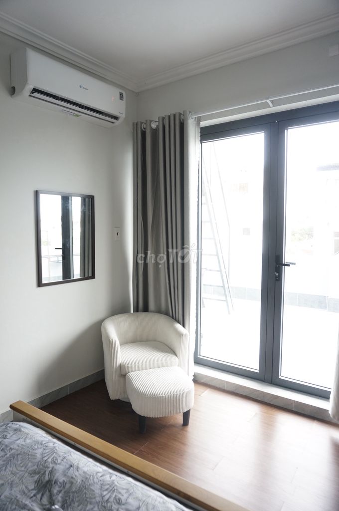 Rent studio full interior - super-wide balcony district 3