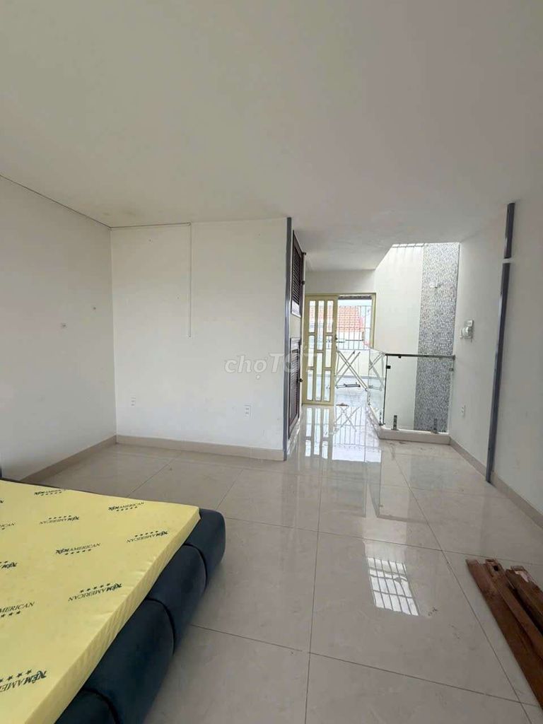 Rent the 4 million Bancoll House behind Gimalll Backs
