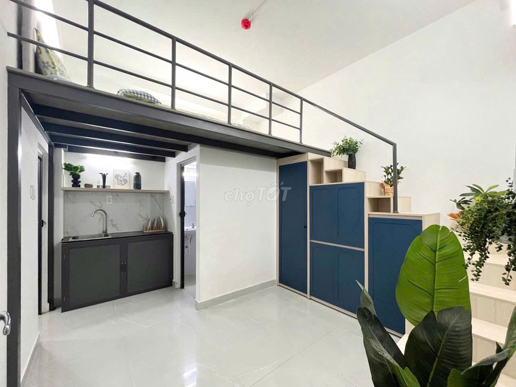 The modern-day owner of the University of Haah, vl-5 P comes out to emart pvt-full interior