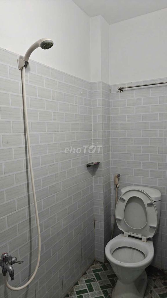 Rent a room next to District 9th Tech. Five minutes on the motorcycle.