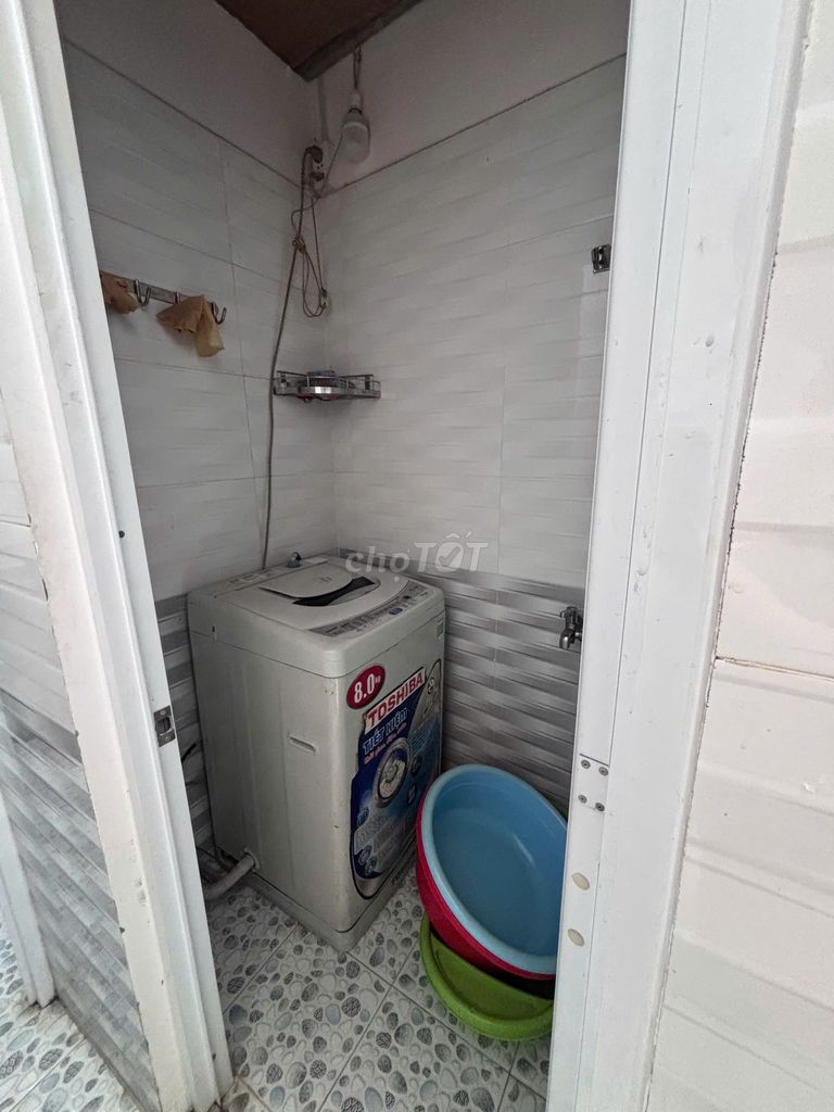 Rent room for only 1.5 million -- the pink is missing, P. Seven, four, four, four.