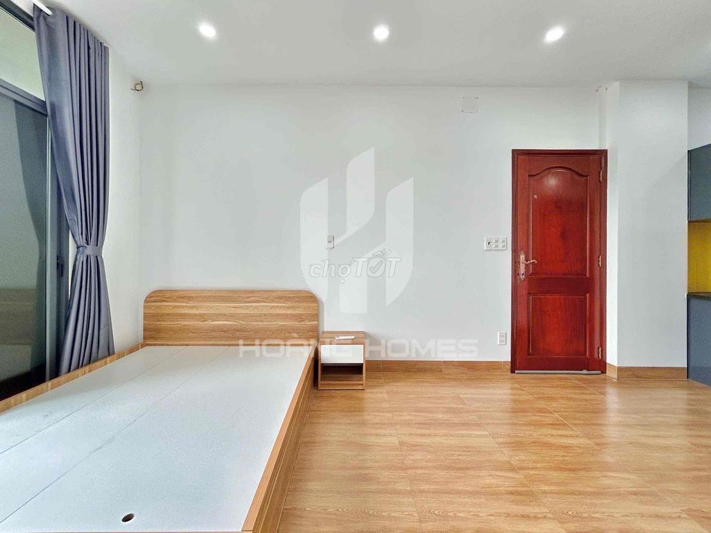 Rent a balcony room near lakeview City District 2