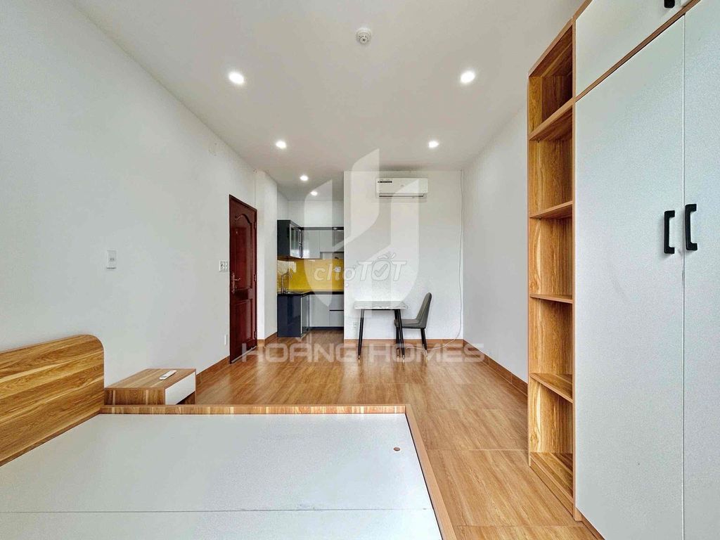 Rent a balcony room near lakeview City District 2