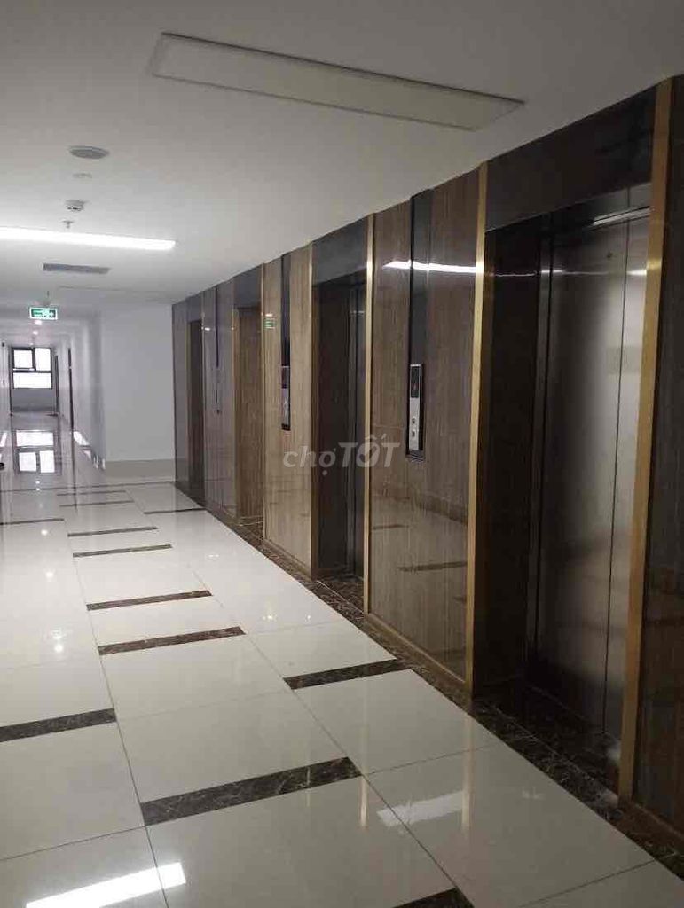We need Pass on the Goldora Plaza Hotel near Sun's College.