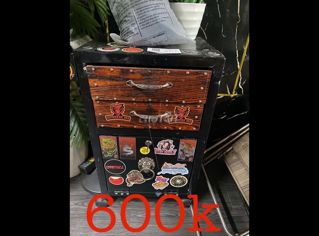 Pass the motel room