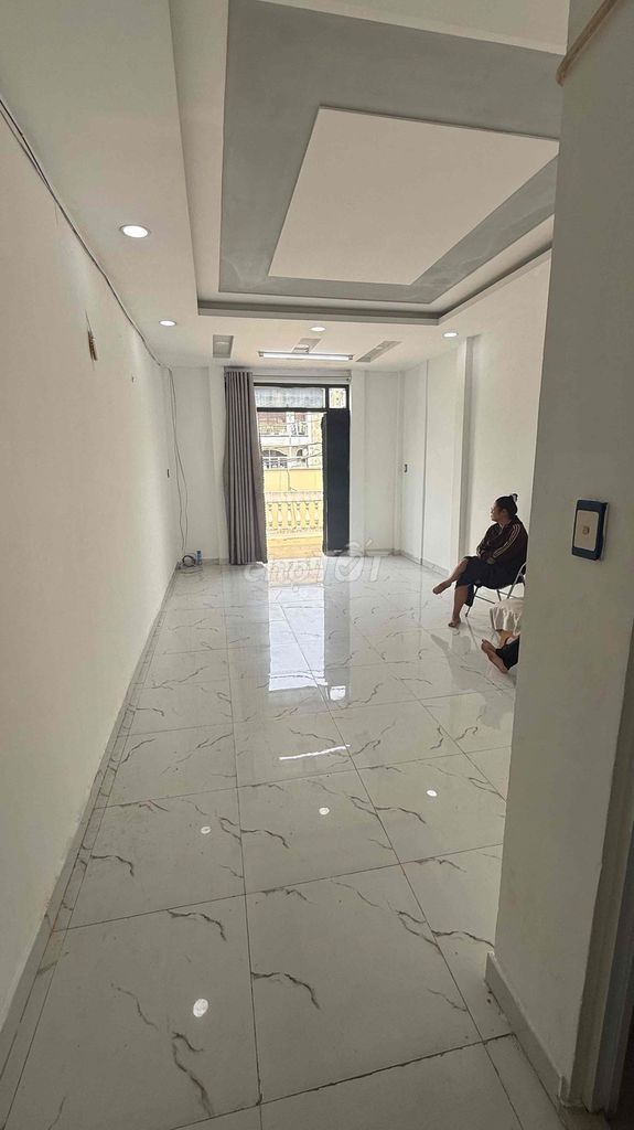 Rent a big balconies front room