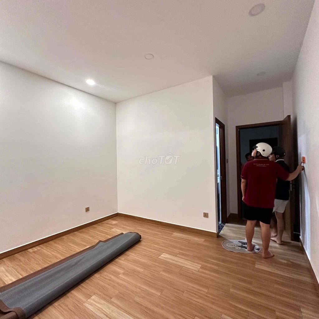 It's a nice 50 Vườn Lài alley room, just 3 million a month.