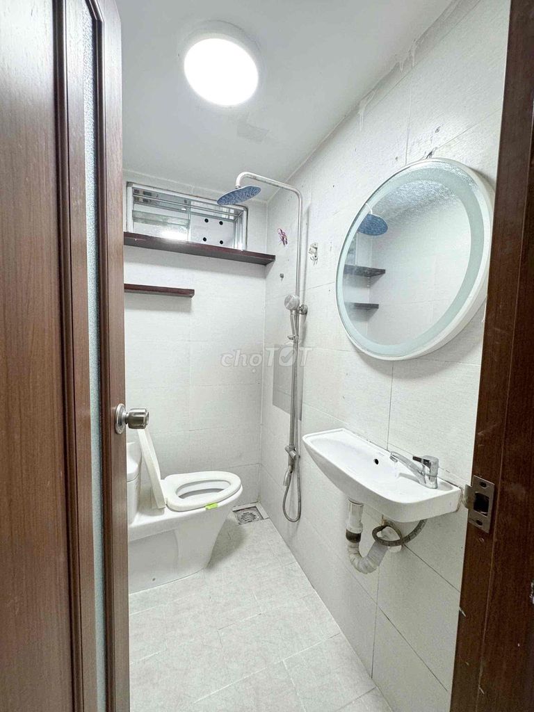 Please rent a new room.